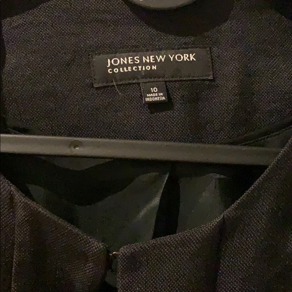 Black Blazer - Picture 2 of 4